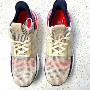 Adidas UltraBoost 19 running shoe, US size 8